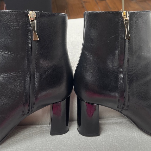 Kate Spade black leather boots with bow and patent leather accents - Picture 2 of 13